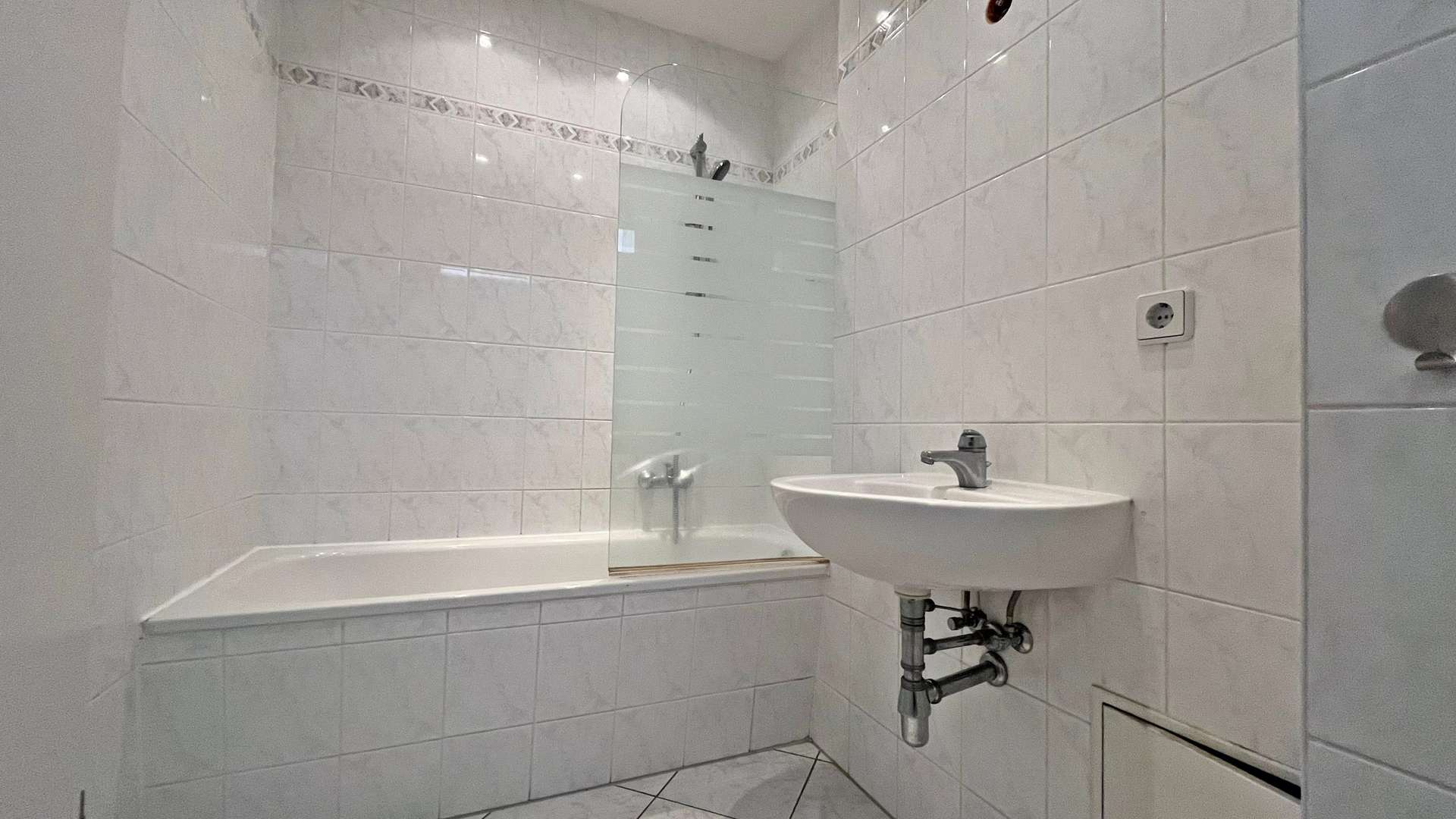 Bad mit Wanne