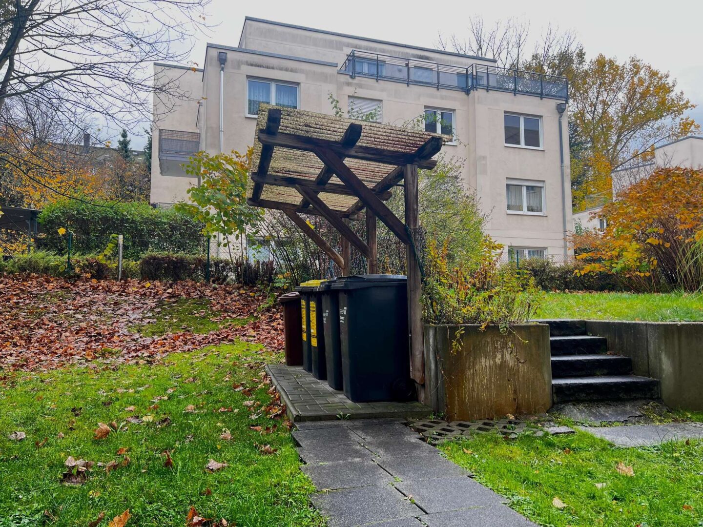 Mülltonnenplatz